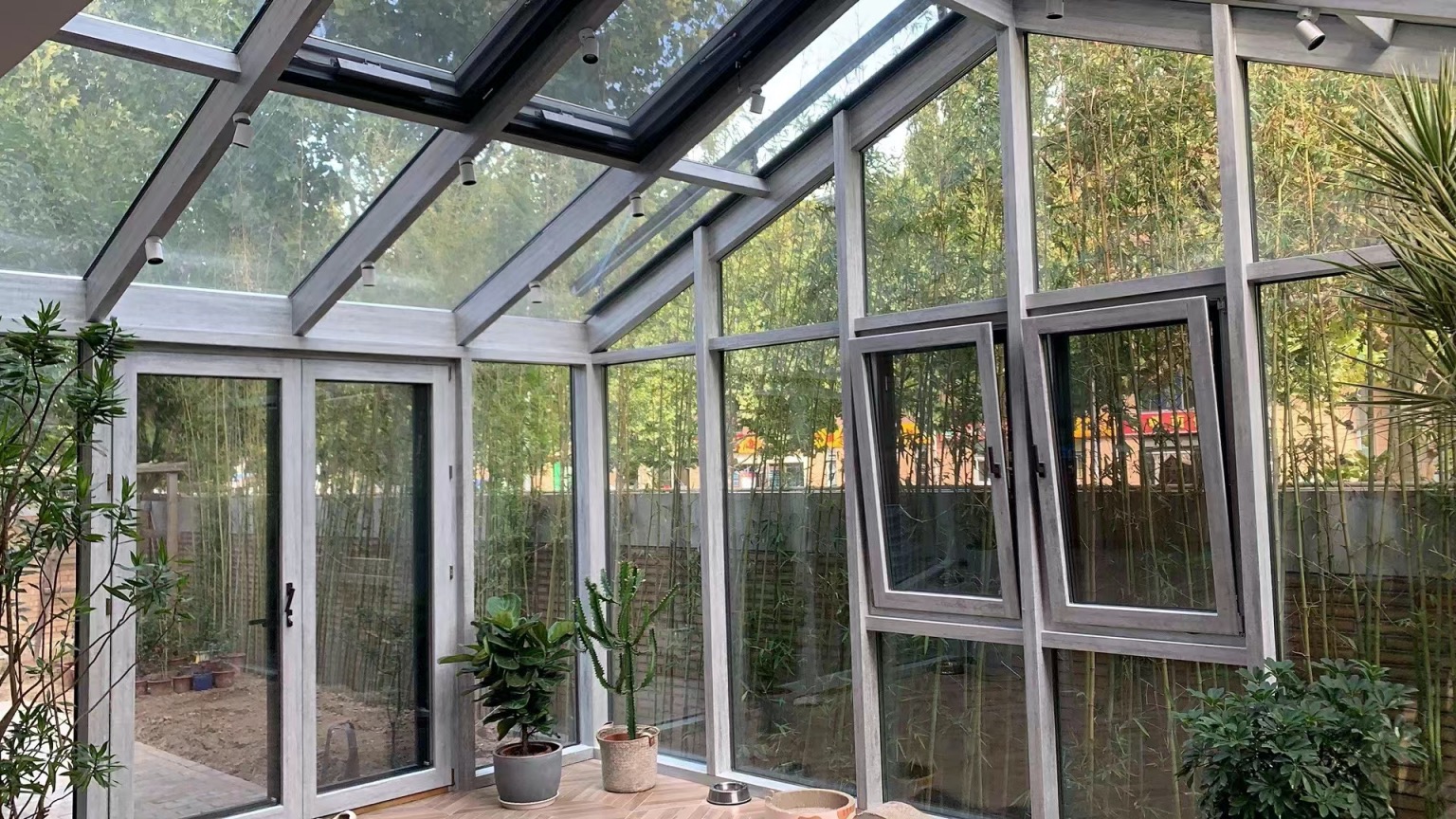 安裝陽光房時有哪些注意事項？陽光房怎么保養？